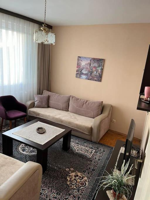Shesh Hostel Prishtinë Luaran gambar