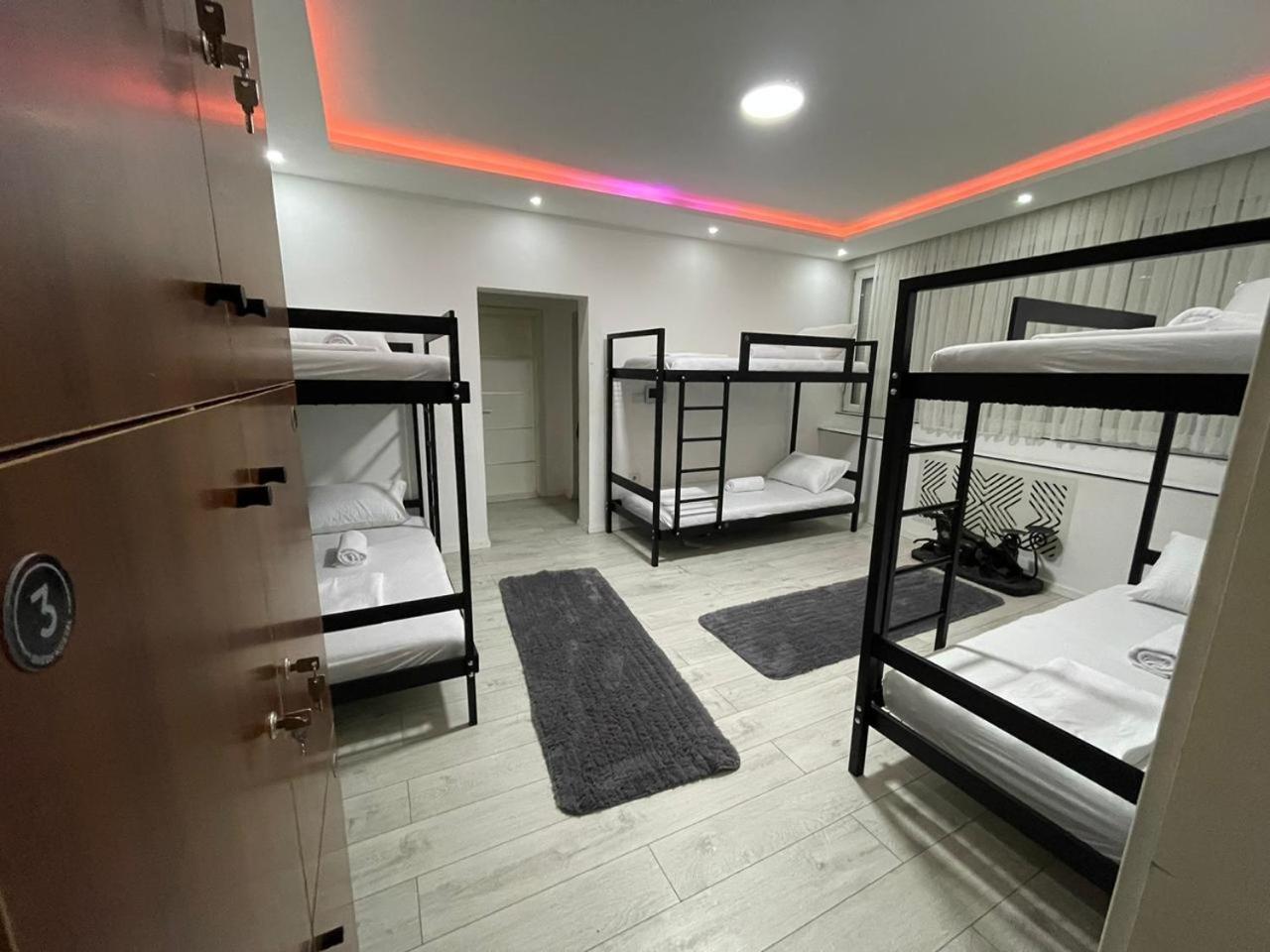 Shesh Hostel Prishtinë Luaran gambar