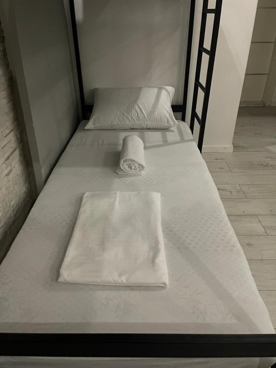 Shesh Hostel Prishtinë Luaran gambar