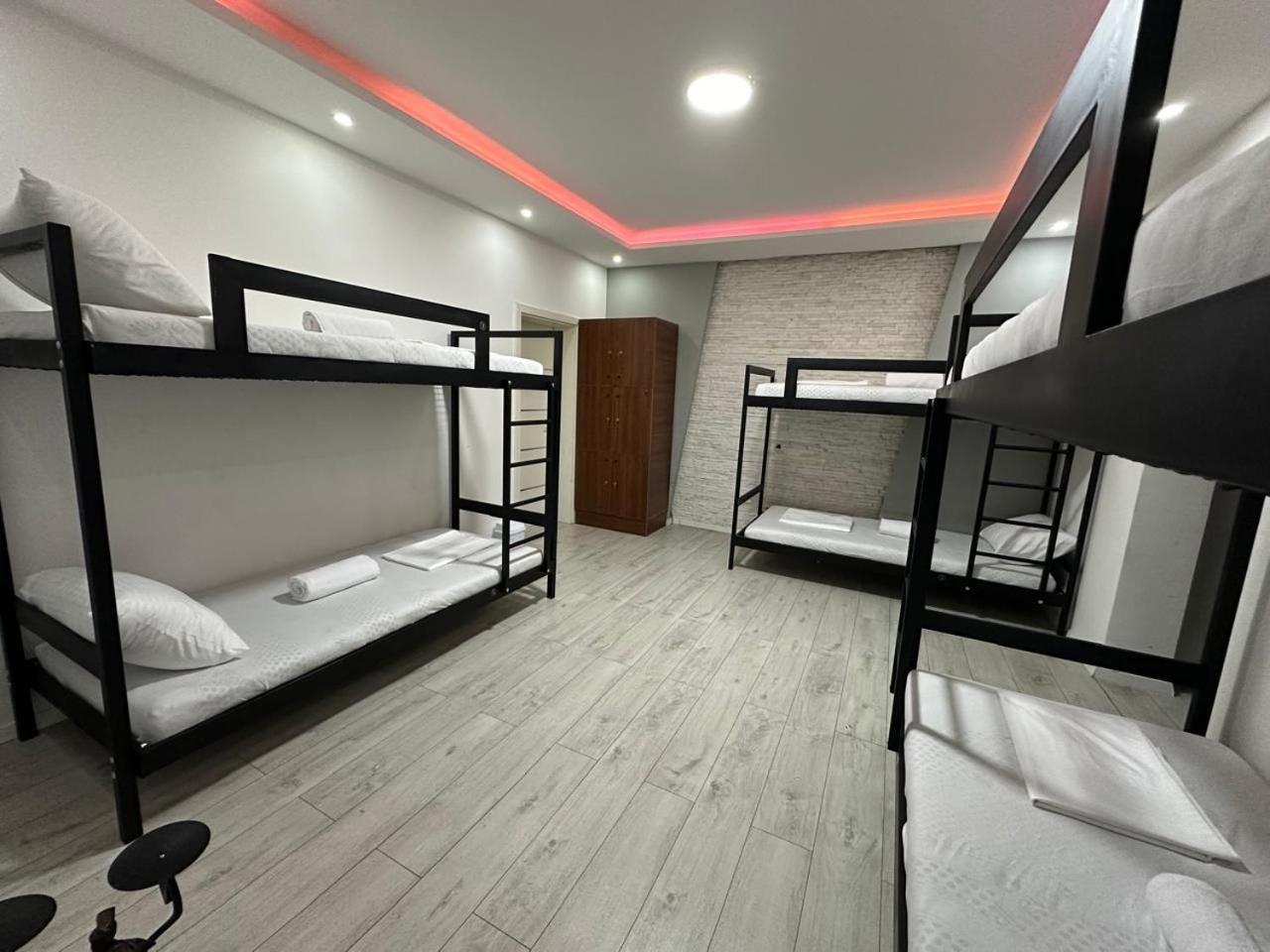 Shesh Hostel Prishtinë Luaran gambar