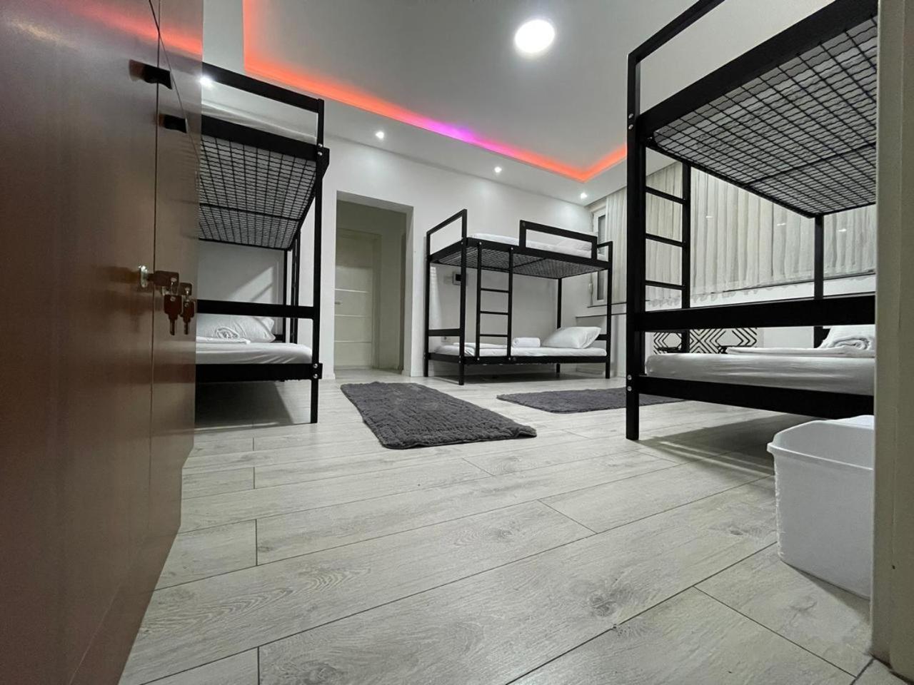 Shesh Hostel Prishtinë Luaran gambar