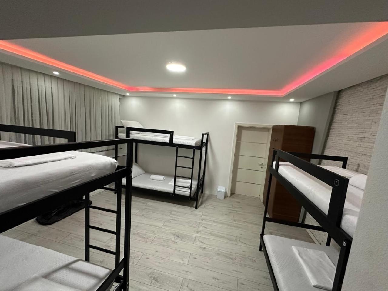 Shesh Hostel Prishtinë Luaran gambar