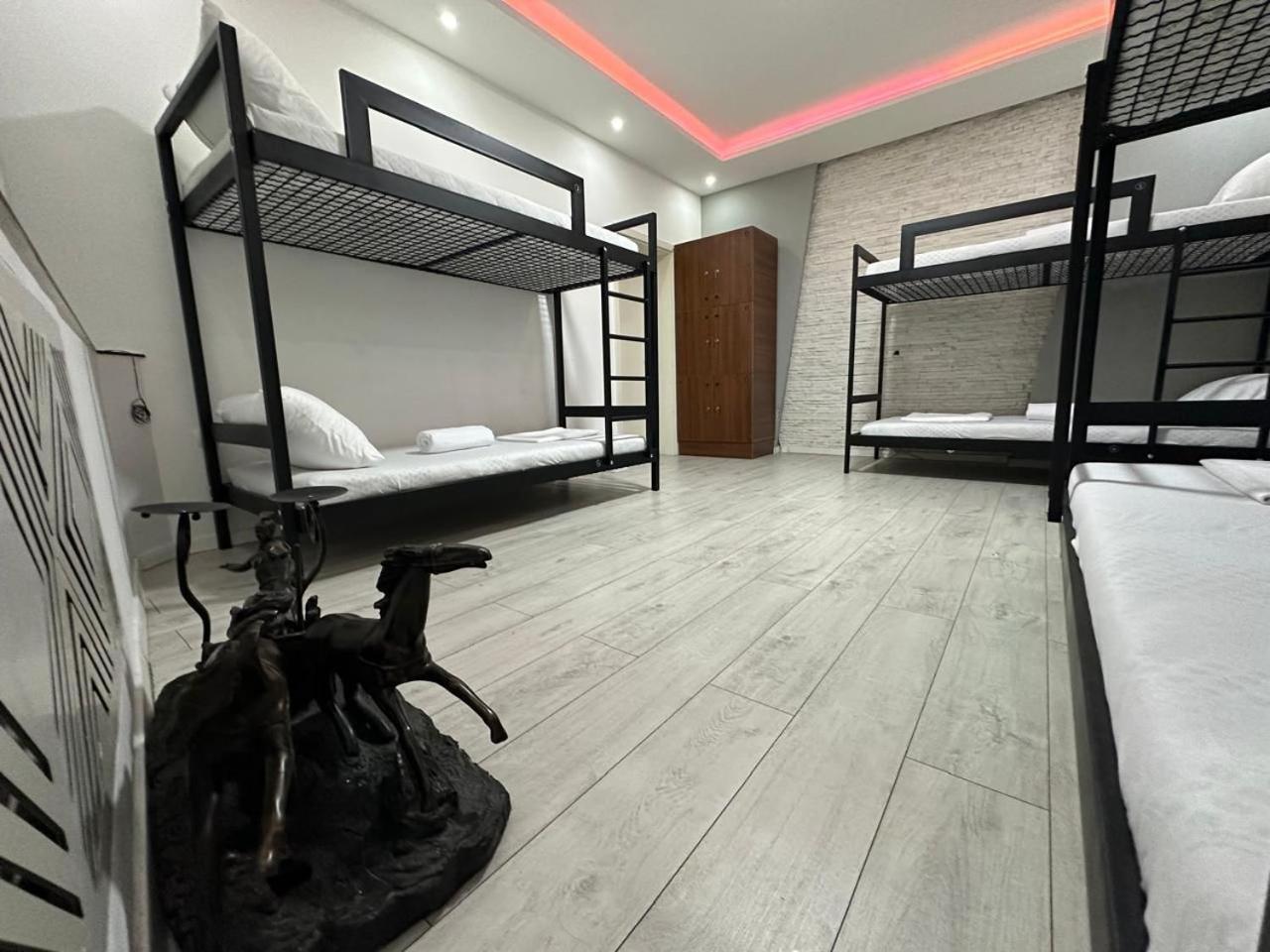 Shesh Hostel Prishtinë Luaran gambar