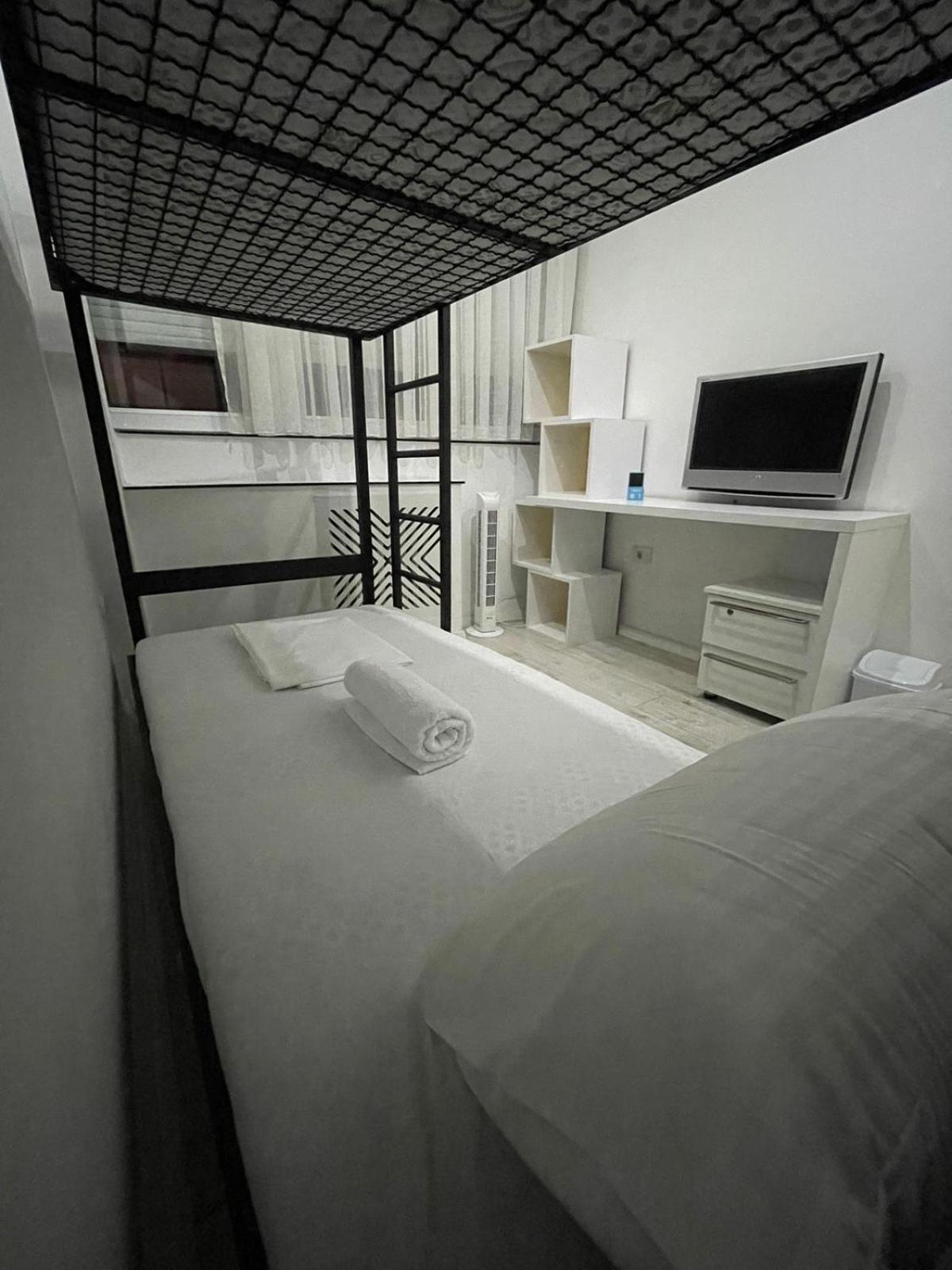 Shesh Hostel Prishtinë Luaran gambar
